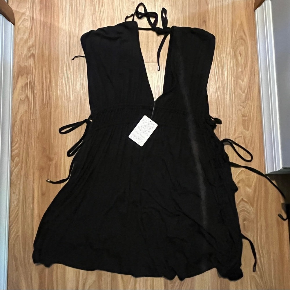 Straps black top